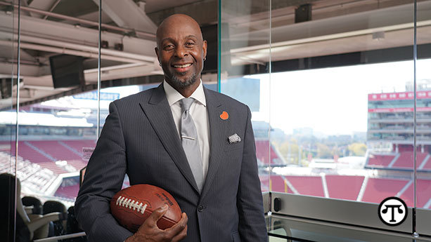 Football icon Jerry Rice is working with the    National Kidney Foundation to promote kidney health